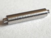 Axe épaulé de réducteur, deux pièces
